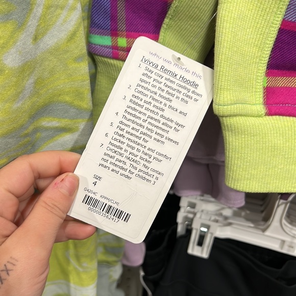 Ivivva Remix Hoodie • BNWT • SIZE 4 • Pink Purple Blue Plaid Pattern - Picture 3 of 4